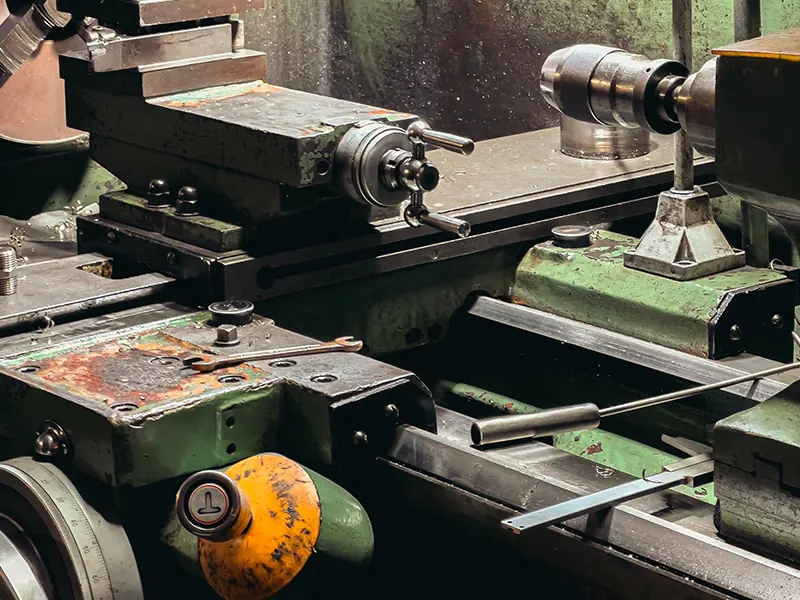 Precision cutting process at JianShang Jewelry Factory